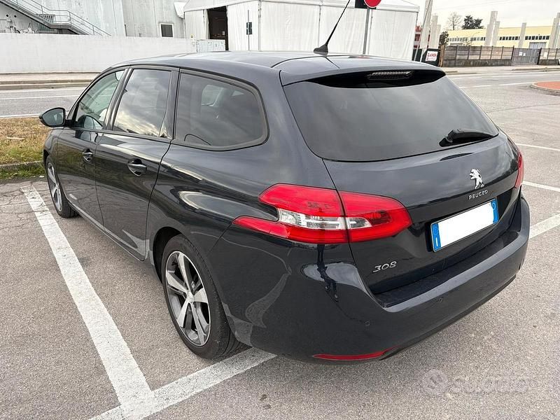 Usata Peugeot 308 SW Allure 131 CV (96 kW) 2020 Grigio Station wagon