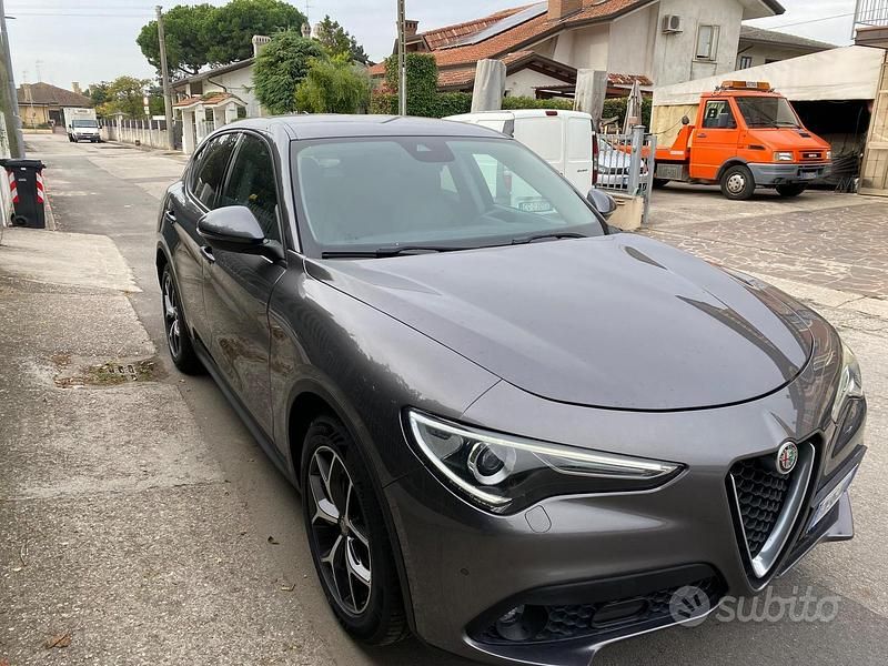 Usata Alfa Romeo Stelvio Executive 180 CV (132 kW) 2018 Grigio SUV