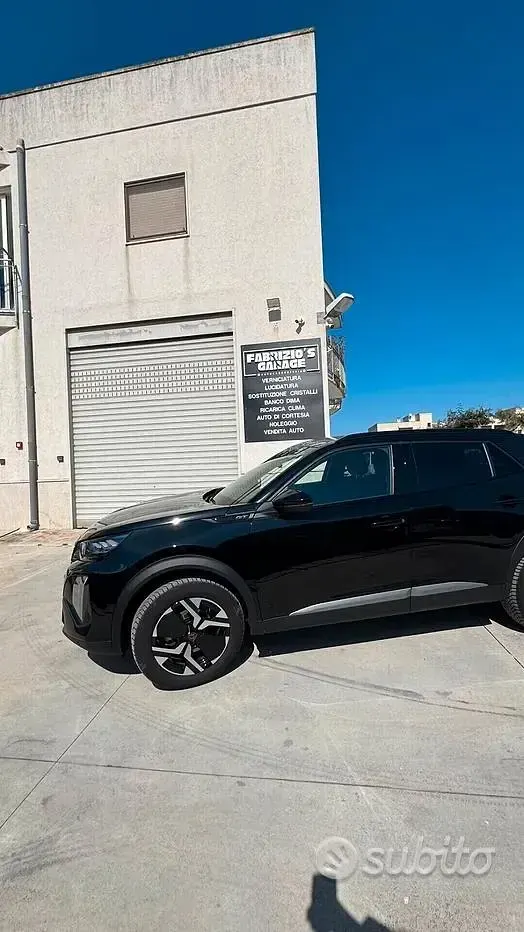 Usata Peugeot 2008 GT-line 101 CV (74 kW) 2024 Nero SUV