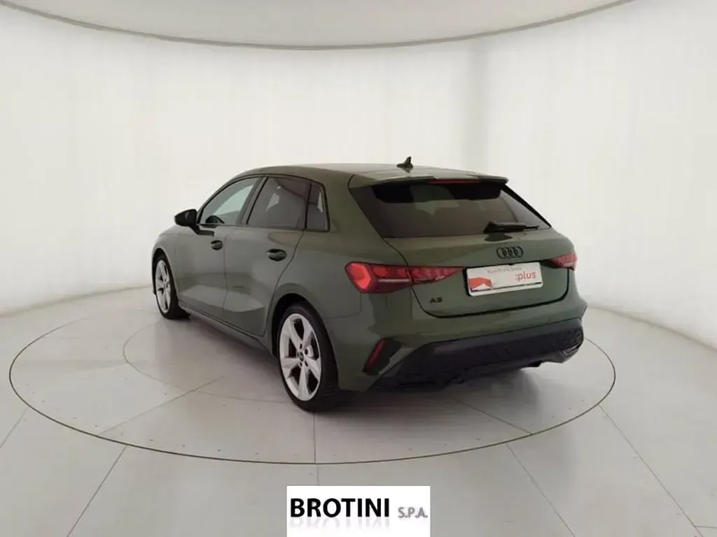 Usata Audi A3 S-Line 150 CV (110 kW) 2025 Verde Berlina