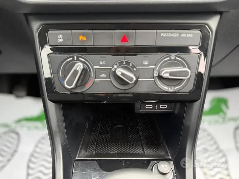 Usata VW T-Cross Style 95 CV (69 kW) 2022 Grigio SUV