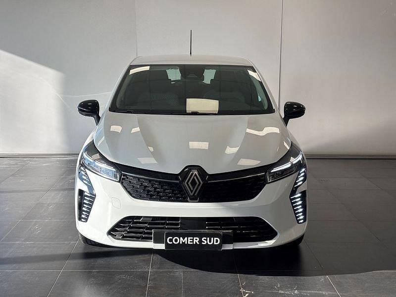 Begagnad Renault Clio V Evolution 143 HK (105 kW) 2025 Vit Halvkombi