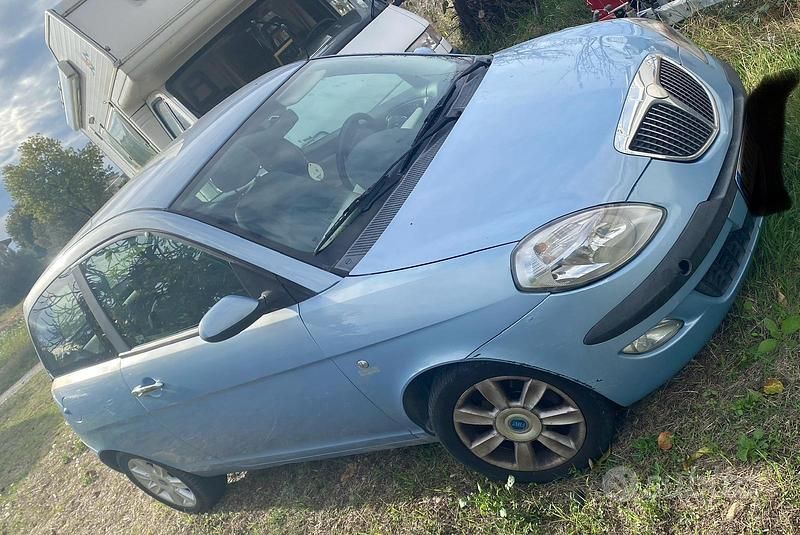 Usata Lancia Ypsilon 2004 Utilitaria