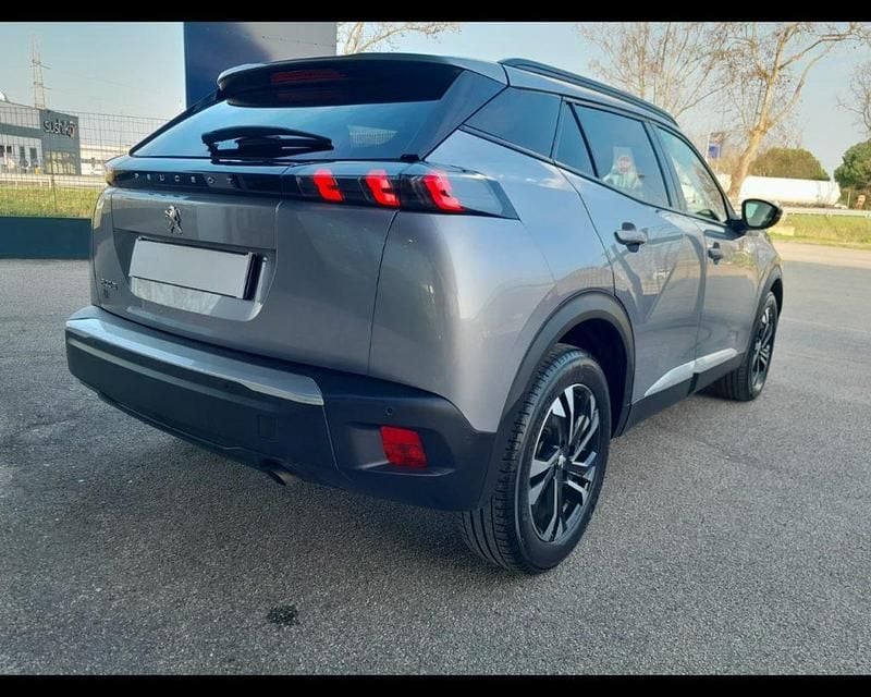 Usata Peugeot 2008 Allure 102 CV (75 kW) 2022 Grigio SUV