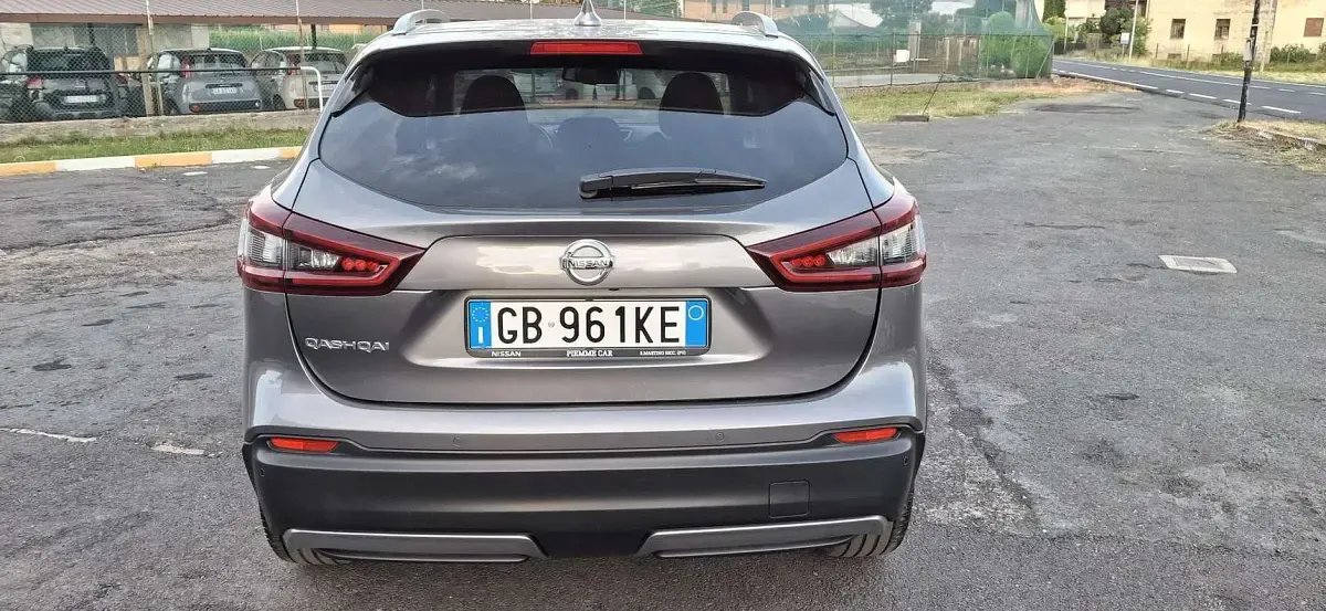Usata Nissan Qashqai N-Connecta 116 CV (85 kW) 2021 Grigio SUV