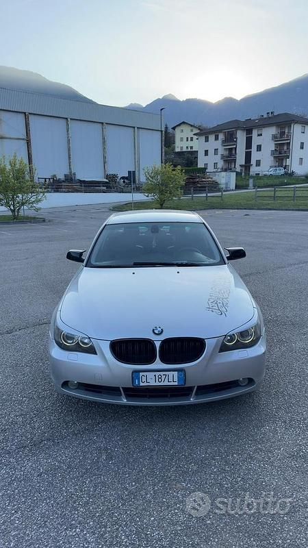 Usata BMW 530 M Sport 218 CV (160 kW) 2004 Grigio Berlina