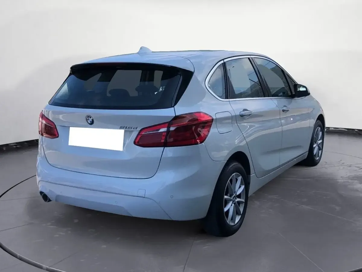 Usata BMW 216 Active Tourer Comfort Edition 116 CV (85 kW) 2019 Bianco Monovolume