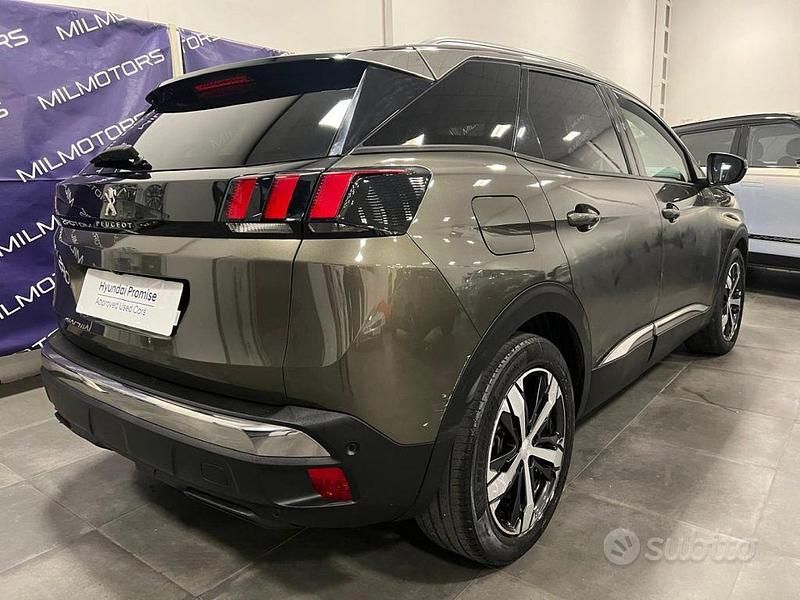 Usata Peugeot 3008 Allure 130 CV (95 kW) 2020 Verde SUV