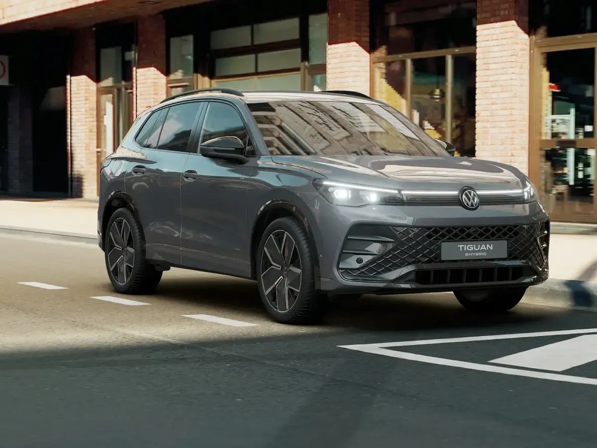 Nuova VW Tiguan R-line Plus 204 CV (150 kW) 2026 Dolphin grey metallizzato SUV
