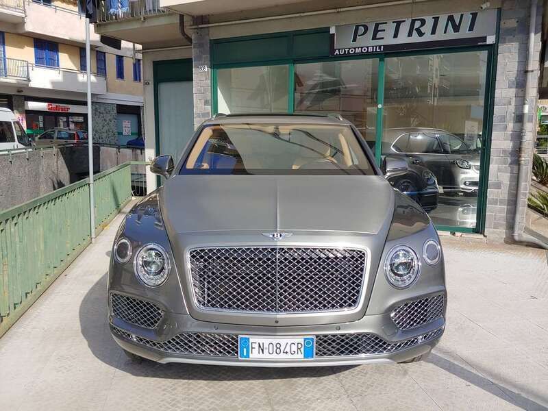 Usata Bentley Bentayga Mulliner 608 CV (447 kW) 2018 Grigio SUV
