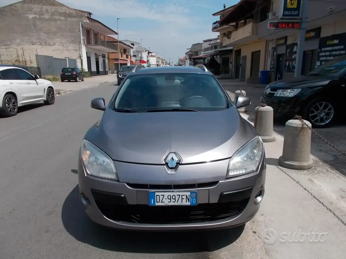 Usata Renault Mégane GrandTour Luxe 110 CV (80 kW) 2010 Grigio Station wagon