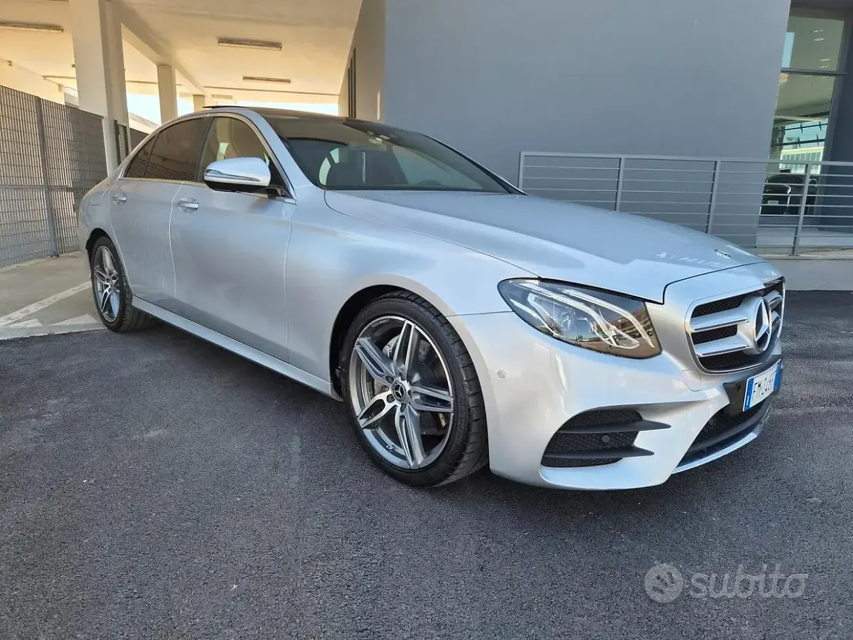 Usata Mercedes E220 Premium Plus 194 CV (142 kW) 2017 Grigio Berlina