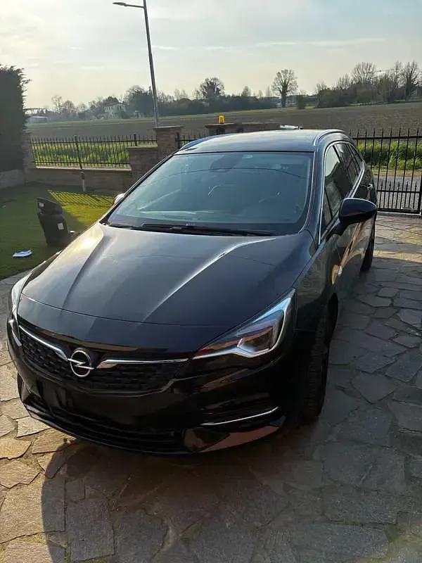 Usata Opel Astra Business Elegance 122 CV (89 kW) 2020 Nero Station wagon