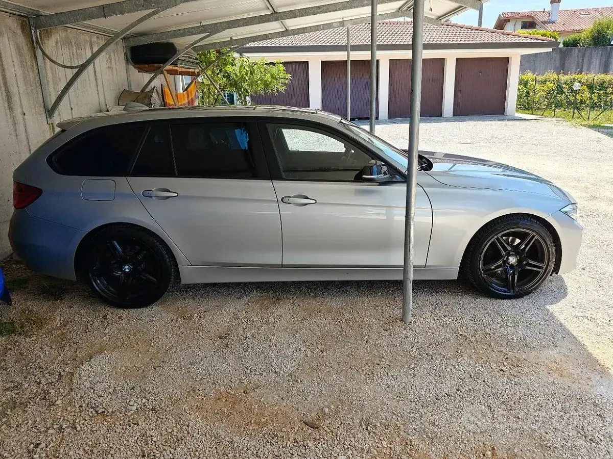 Usata BMW 318 150 CV (110 kW) 2016 Grigio Station wagon