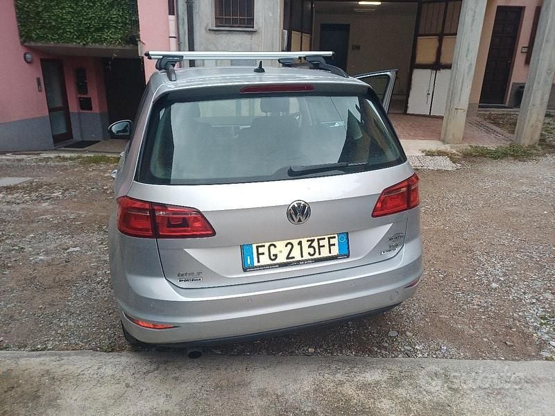 Usata VW Golf Sportsvan 110 CV (80 kW) 2016 Grigio Monovolume