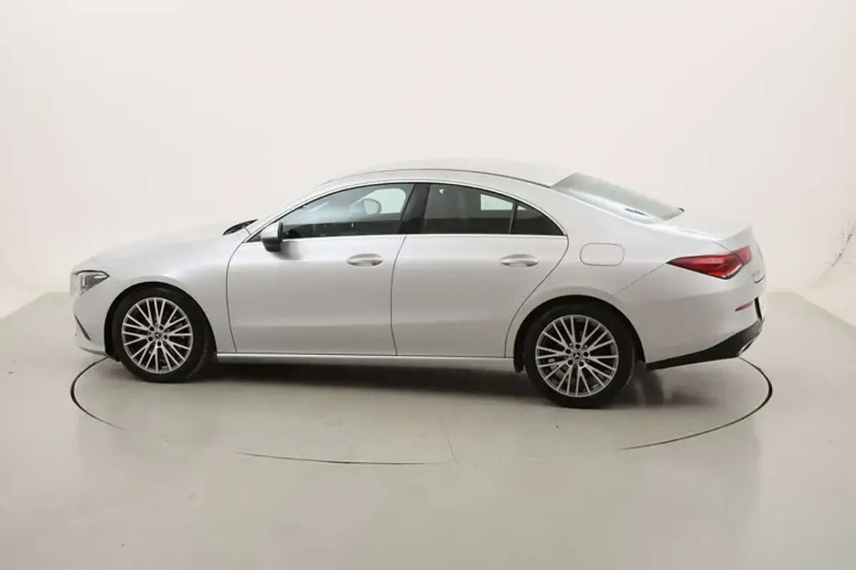 Käytetty Mercedes CLA180 116 HP (85 kW) 2021 Hopea Sedan