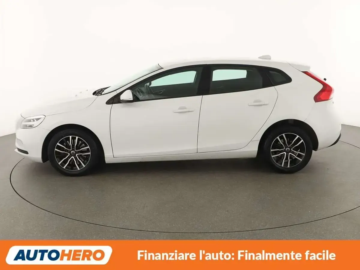 Usata Volvo V40 Plus 122 CV (89 kW) 2018 Bianco Station wagon