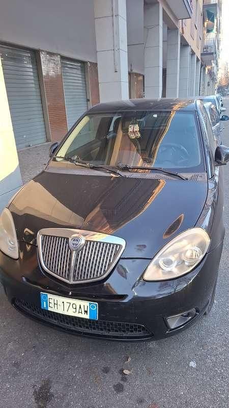 Usata Lancia Ypsilon 60 CV (44 kW) 2011 Utilitaria