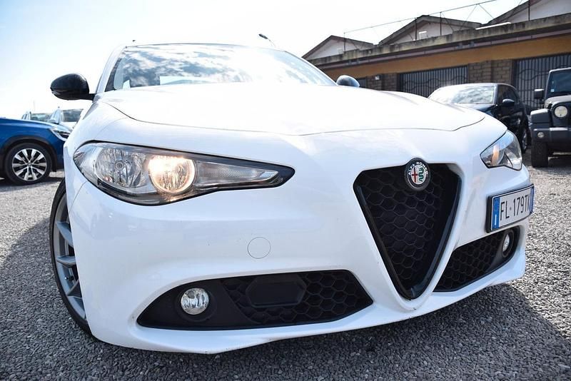 Occasion Alfa Romeo Giulia 150 ch (110 kW) 2017 Blanc Berline