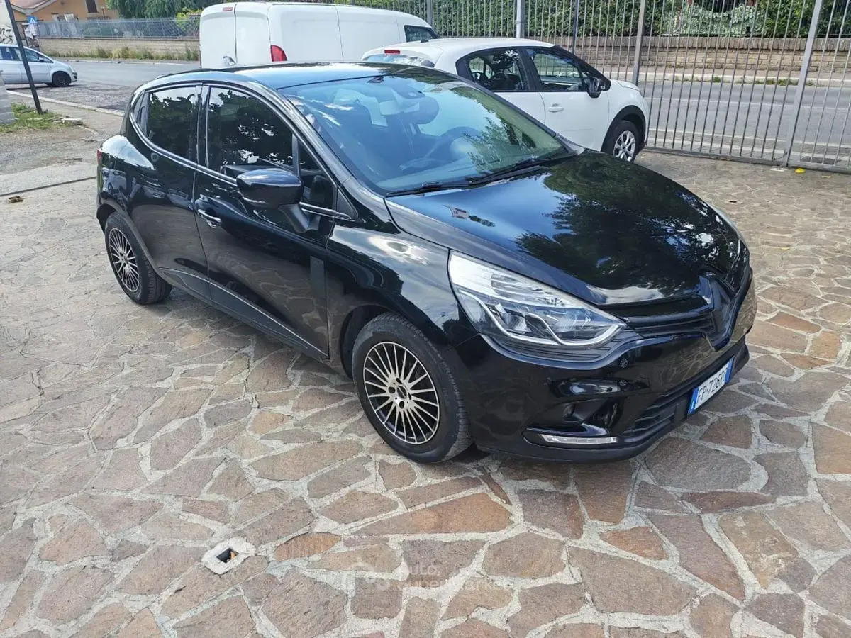 Usata Renault Clio GrandTour 75 CV (55 kW) 2018 Nero Station wagon