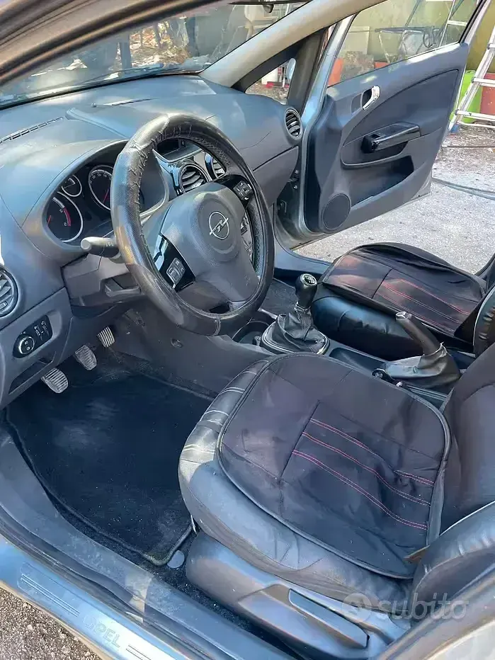 Usata Opel Corsa 95 CV (69 kW) 2010 Utilitaria