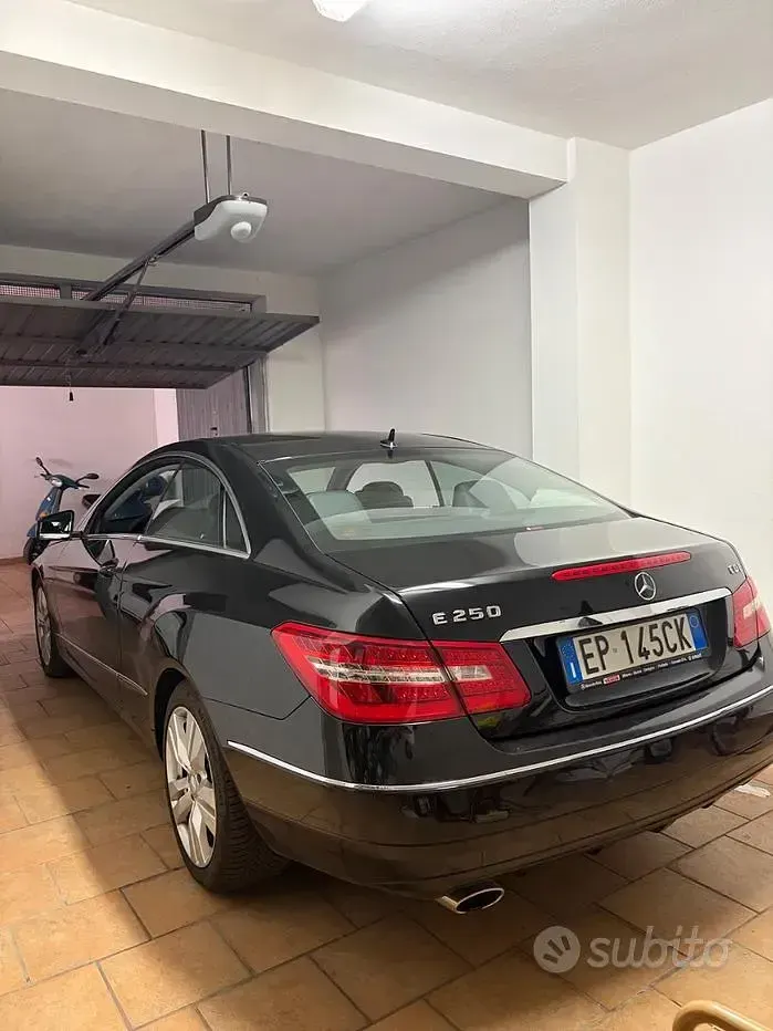 Usata Mercedes E250 204 CV (150 kW) 2013 Nero