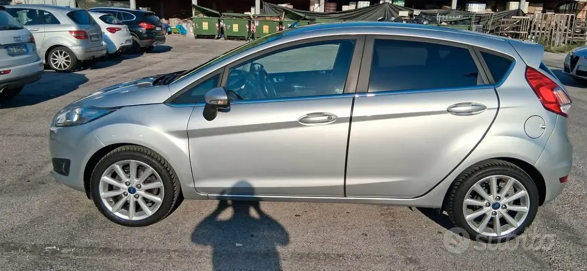 Usata Ford Fiesta Titanium 95 CV (69 kW) 2016 Grigio Utilitaria