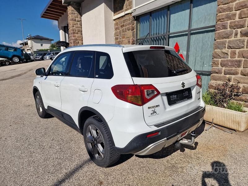 Usata Suzuki Vitara Cool 120 CV (88 kW) 2015 Grigio SUV