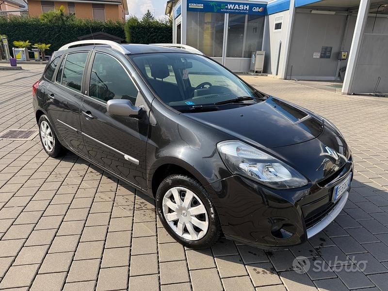 Usata Renault Clio GrandTour Dynamique 74 CV (54 kW) 2010 Nero Station wagon