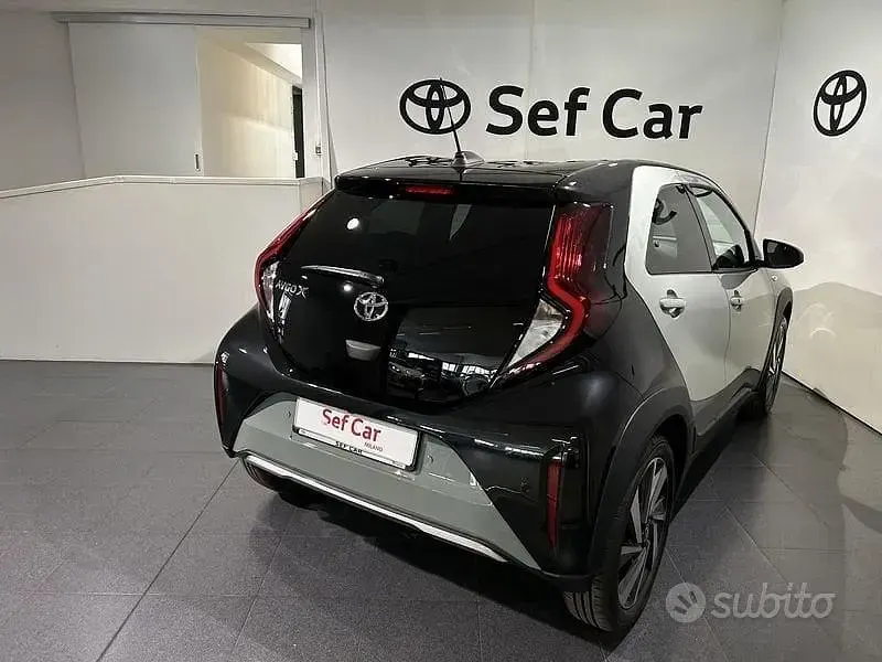 Usata Toyota Aygo X Lounge 72 CV (52 kW) 2024 Verde SUV