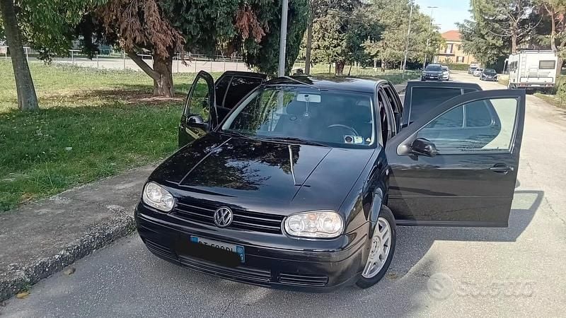 Usata VW Golf IV 105 CV (77 kW) 2001 Nero Berlina