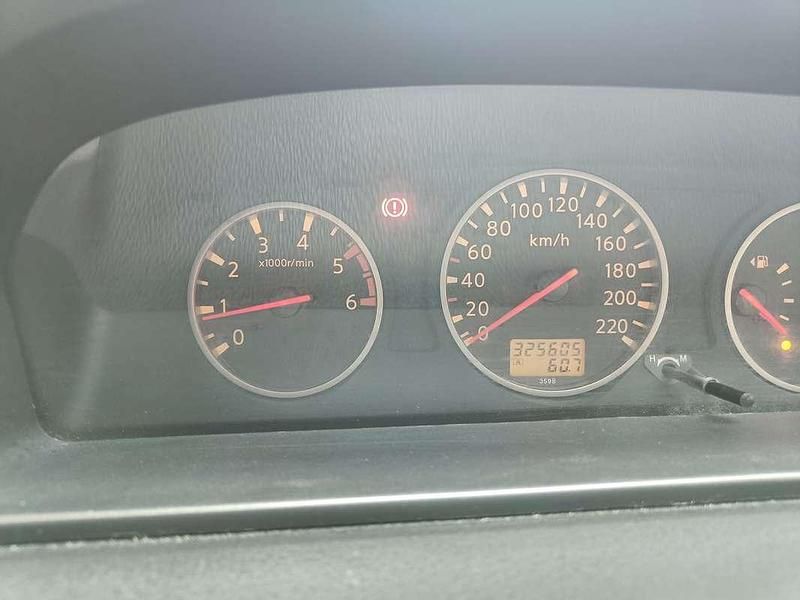 Usata Nissan X-Trail 136 CV (100 kW) 2005 Grigio SUV