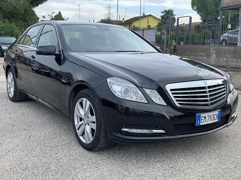 Usata Mercedes E200 Executive 163 CV (119 kW) 2012 Nero Berlina