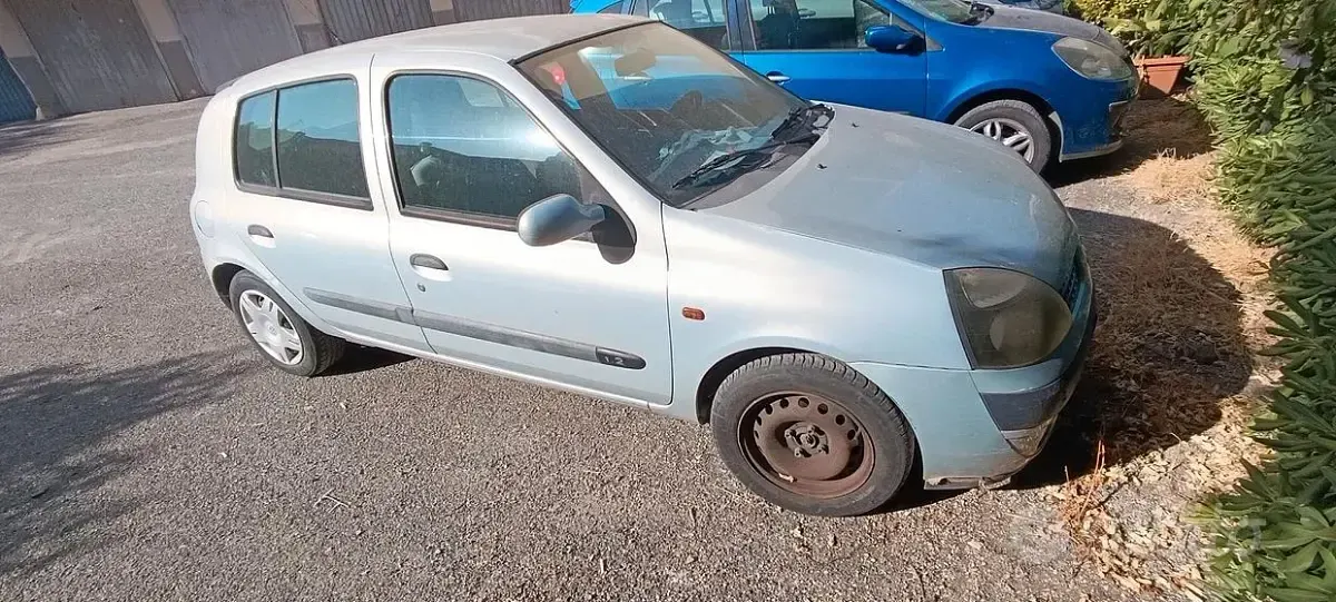 Usata Renault Clio 58 CV (42 kW) 2003 Grigio Utilitaria