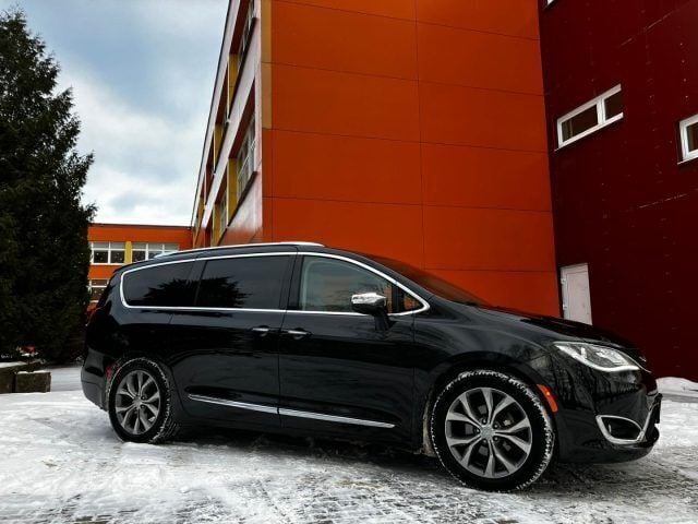 Usata Chrysler Pacifica Limited 291 CV (214 kW) 2019 Nero SUV