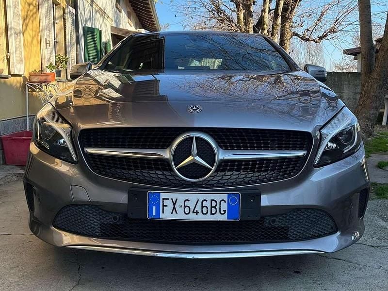 Usata Mercedes 200 156 CV (114 kW) 2017 Grigio Berlina
