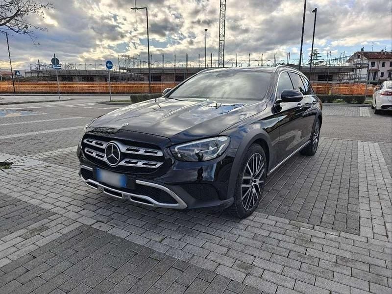 Nero Usata 2022 Mercedes E220 All-Terrain Business Station wagon | 26.500 € (Ottimo prezzo) - Immagine 1/4