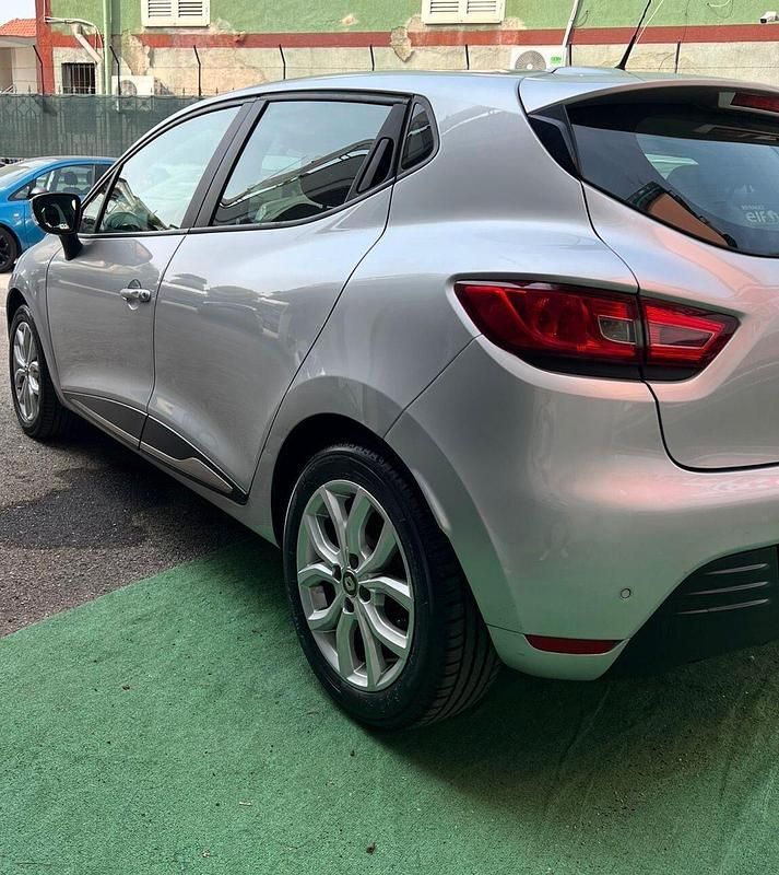Usata Renault Clio IV Business 89 CV (65 kW) 2018 Grigio Berlina