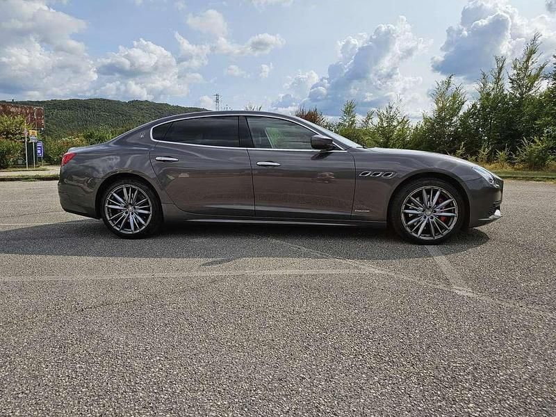 Usata Maserati Quattroporte GranLusso 430 CV (316 kW) 2018 Grigio Berlina