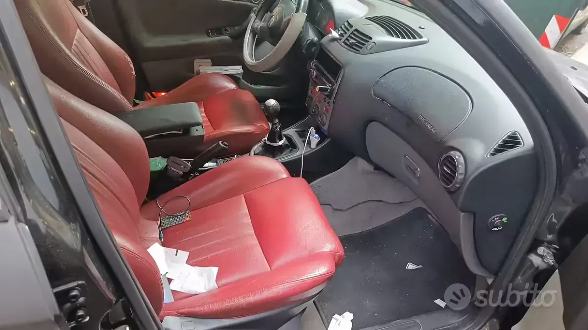 Usata Alfa Romeo 147 120 CV (88 kW) 2006 Utilitaria