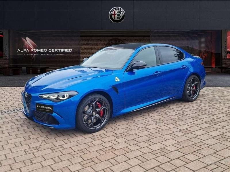 Nuova Alfa Romeo Giulia Quadrifoglio 518 CV (380 kW) 2025 Blu Berlina
