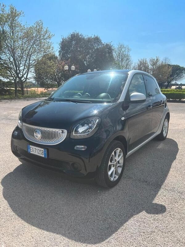 Nero Usata 2014 Smart ForFour Passion Utilitaria | 8500 € (Buon prezzo) - Immagine 1/4