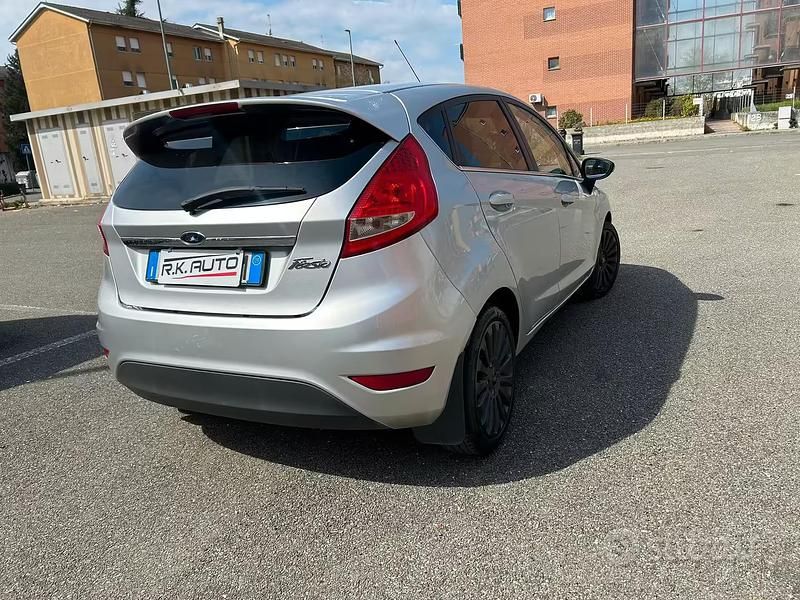 Usata Ford Fiesta Titanium 96 CV (70 kW) 2009 Utilitaria
