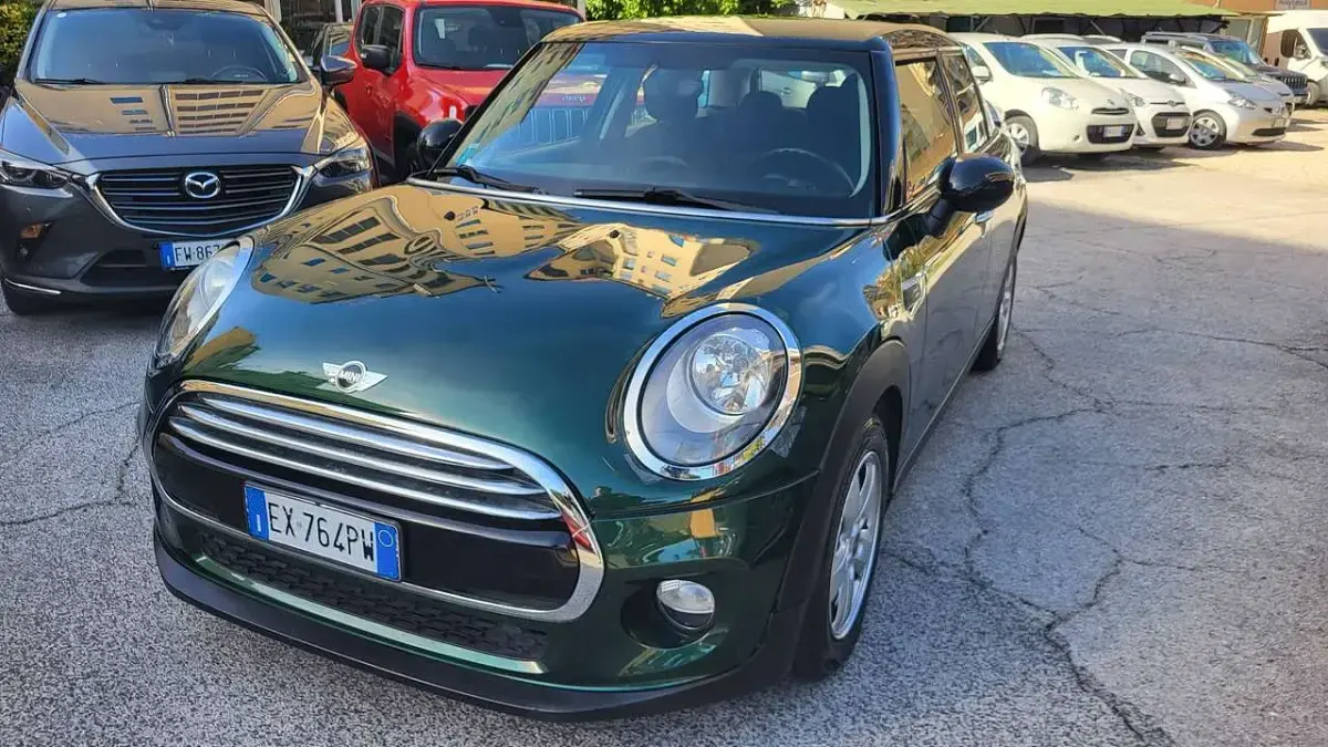 Usata Mini Cooper D Business 116 CV (85 kW) 2015 Verde Utilitaria