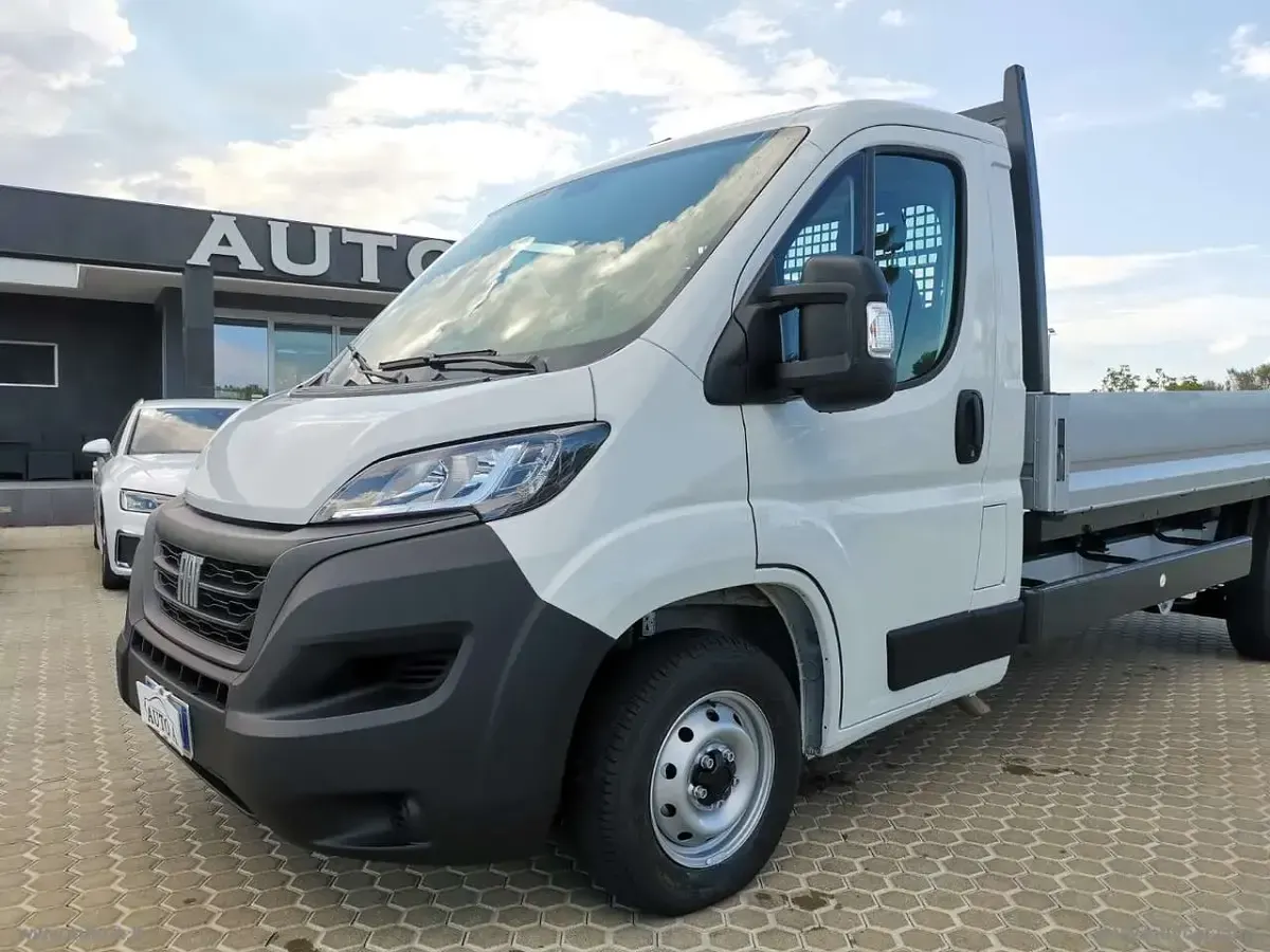 Usata Fiat Ducato 140 CV (102 kW) 2023 Bianco Furgone