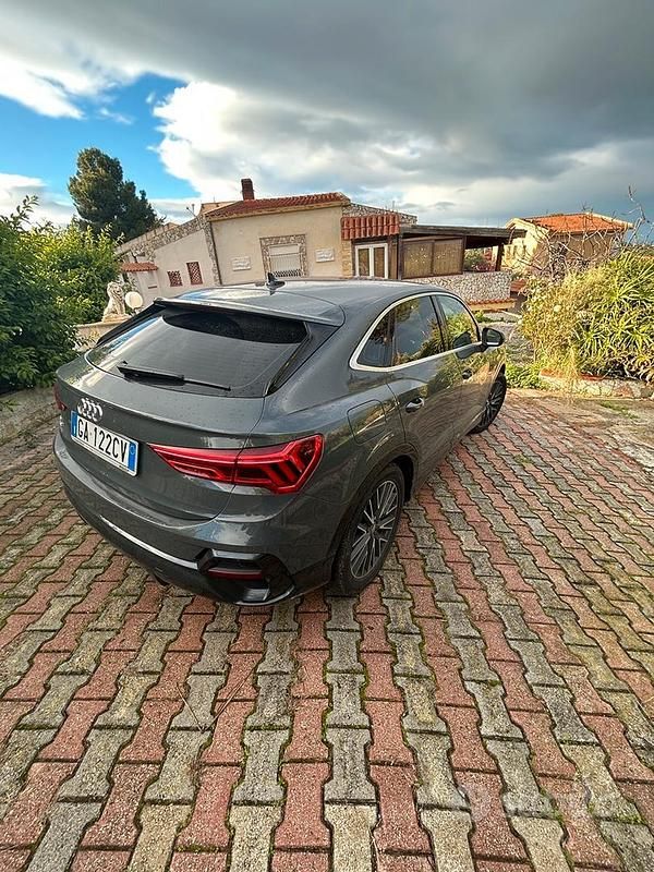 Usata Audi Q3 Sportback 140 CV (102 kW) 2020 Grigio SUV