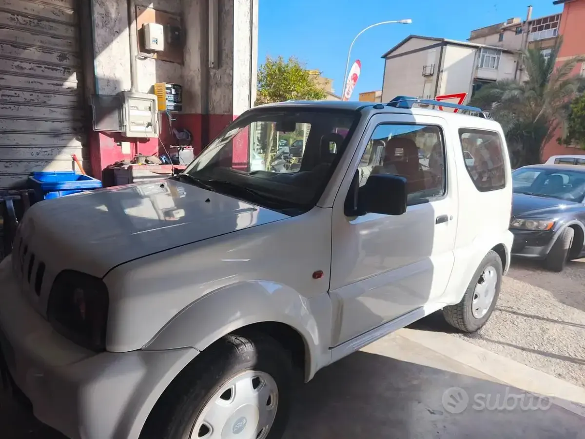 Usata Suzuki Jimny 80 CV (58 kW) 2002 Bianco SUV