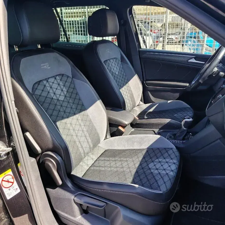 Usata VW Tiguan R-line 150 CV (110 kW) 2022 Nero SUV