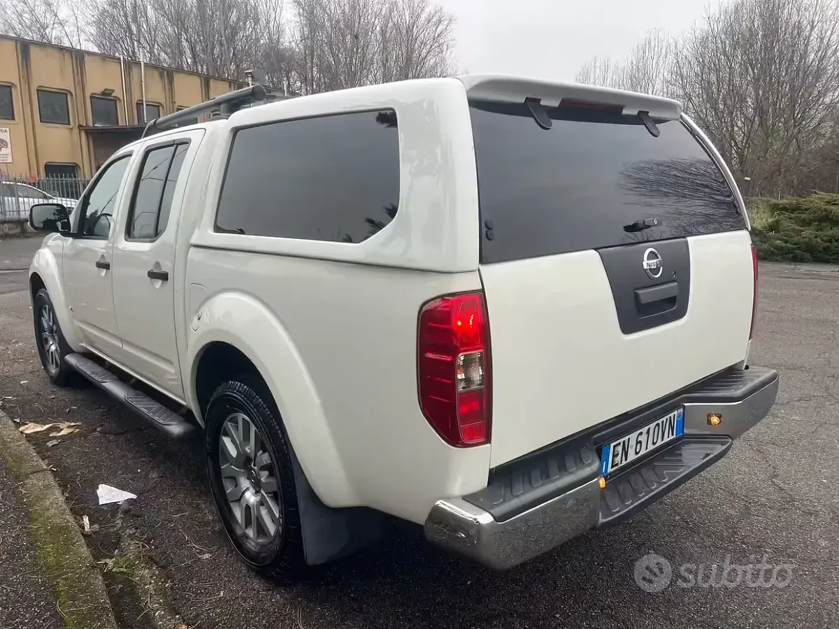 Gebraucht Nissan Navara 231 PS (169 kW) 2012 Weiß Pickup