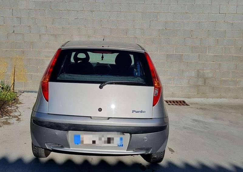 Usata Fiat Punto Emotion 80 CV (58 kW) 2003 Utilitaria